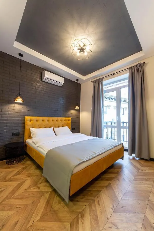 Idea Design Apart-Hotel Prorizna Kijev 4*,