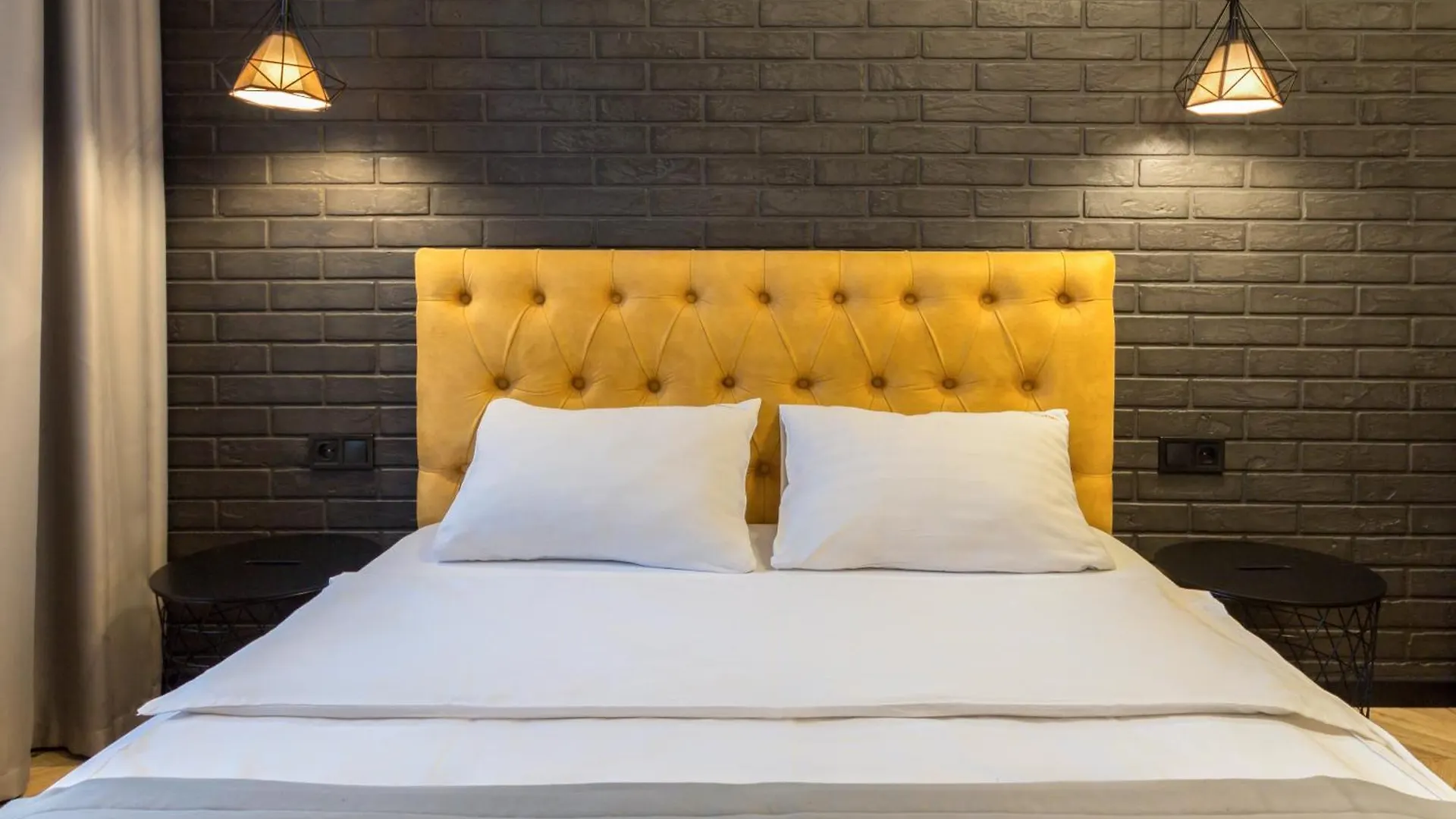 Idea Design Apart-Hotel Prorizna Kijev 4*,
